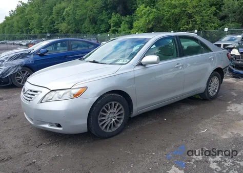 2008 Toyota Camry Le V6 z USA, uszkodzony, nr VIN 4T1BK46K58U560700